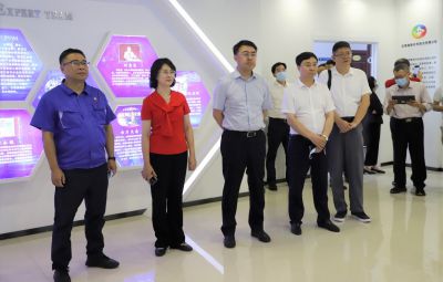 江門(mén)市政企考察團(tuán)蒞臨寶泰隆參觀(guān)考察